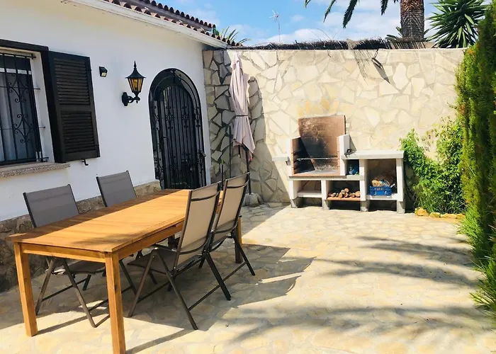 Casa Con Jardin En Denia
