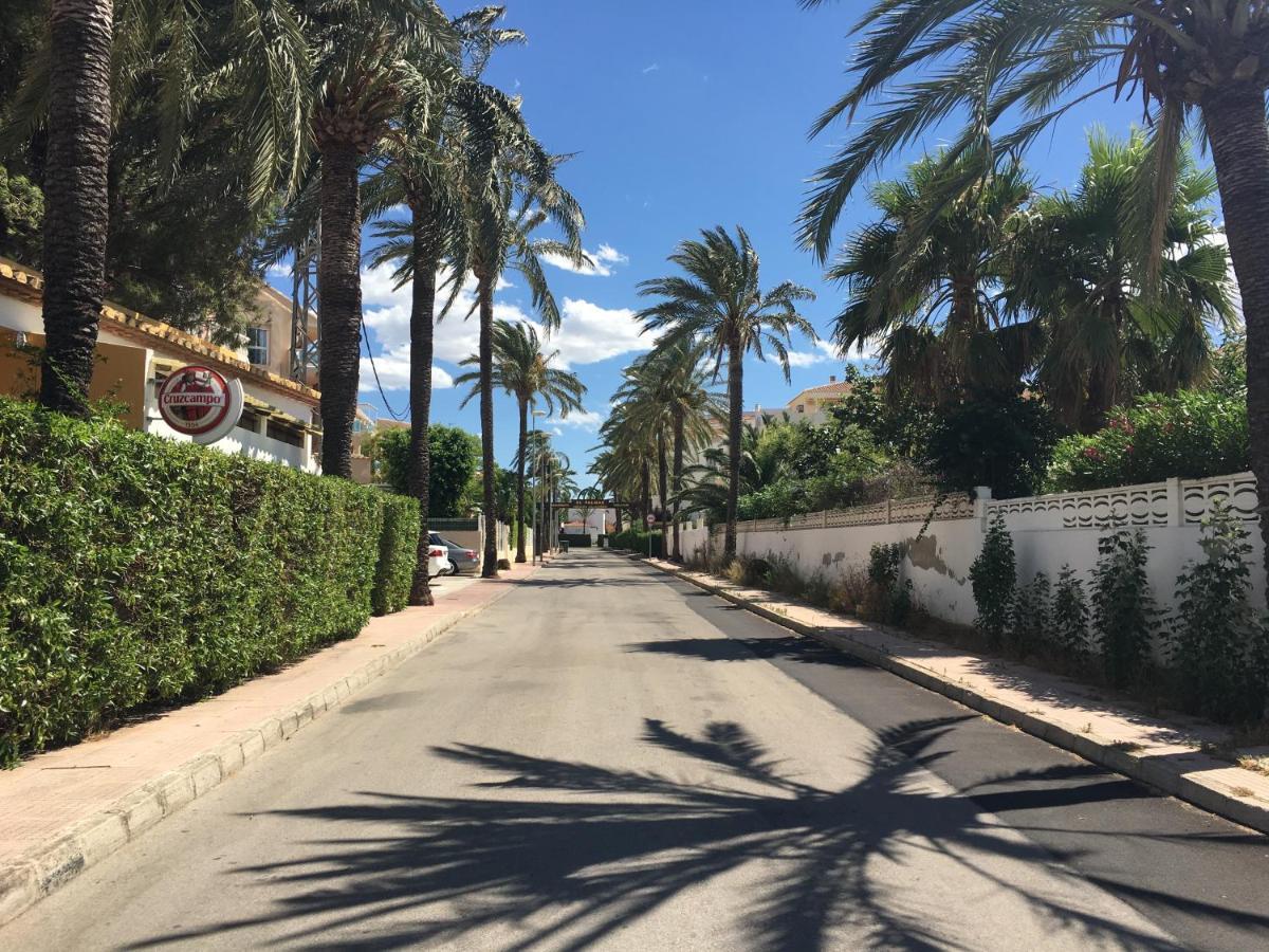 Casa Con Jardin En Vakantiehuis