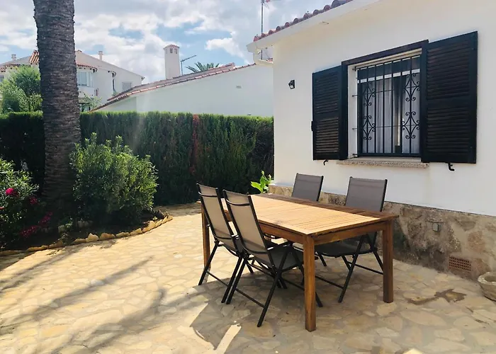 Casa Con Jardin En Denia
