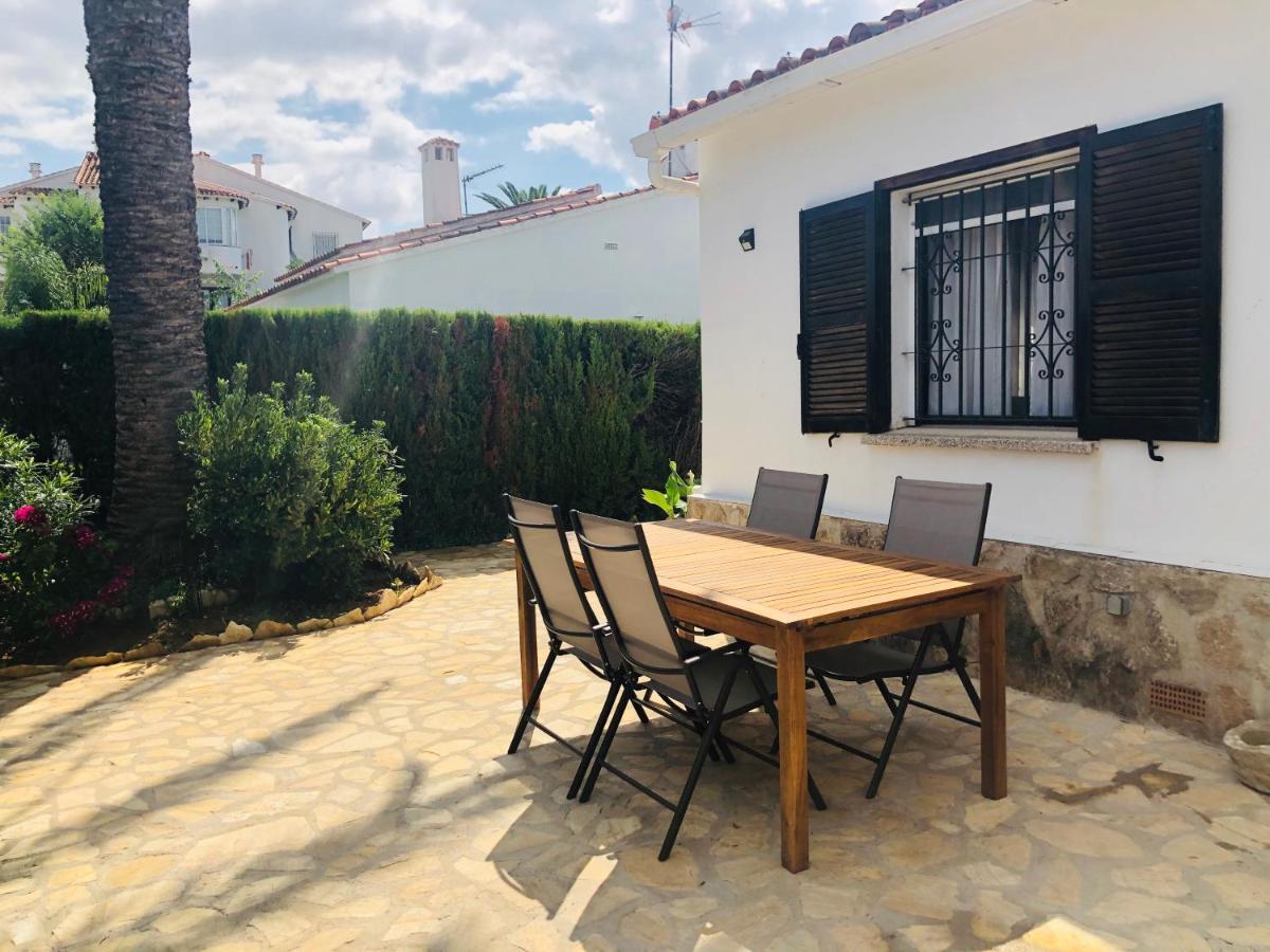 Casa Con Jardin En *